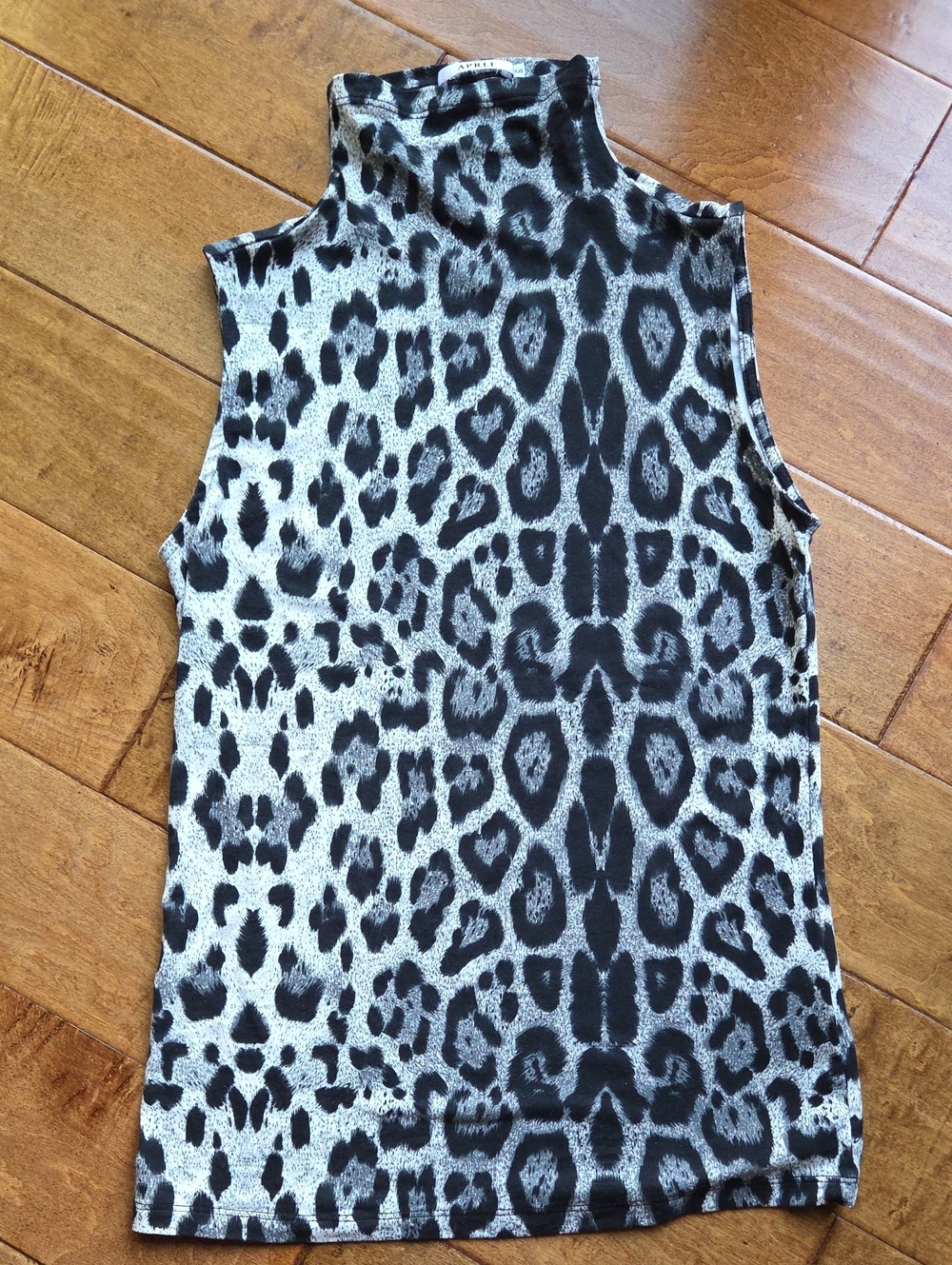 Sleeveless Mock Neck Animal Print Top - Black & White